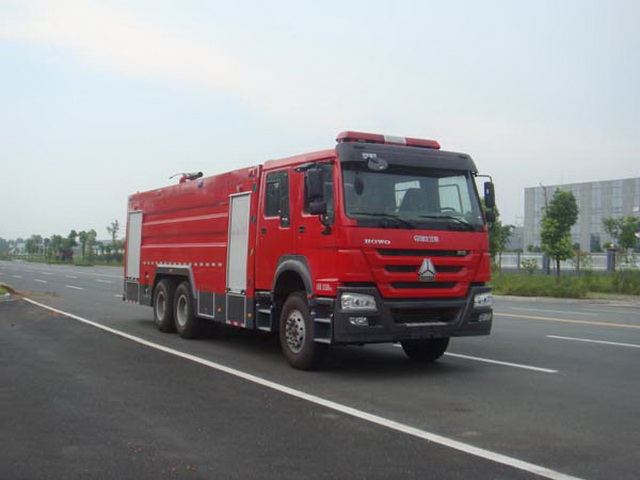 重汽豪沃16噸泡沫消防車（國五）