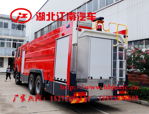 重汽豪沃16噸消防車(chē) (15).jpg